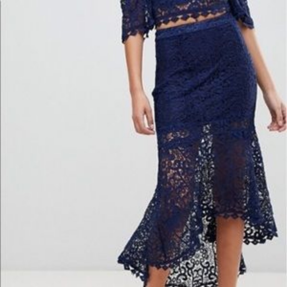 Club L Crochet Dip Hem Skirt B